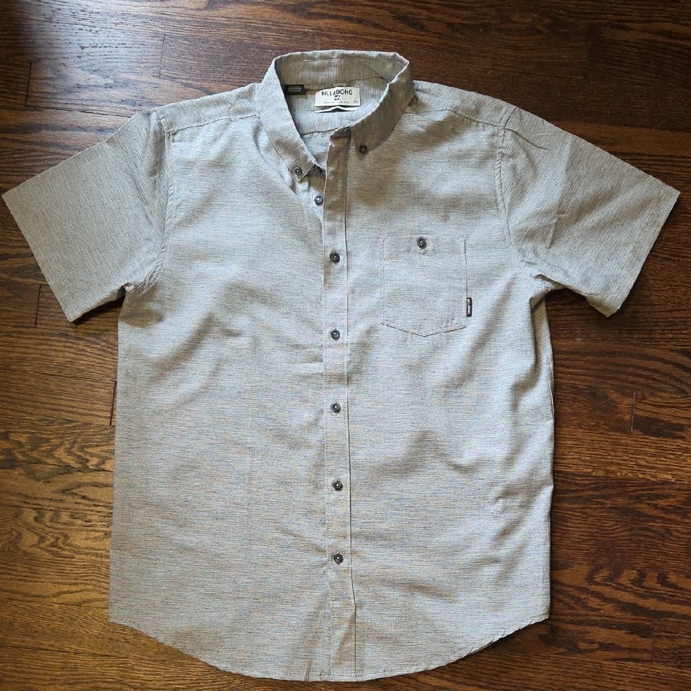 Billabong Men's Gray Short Sleeve Shirt